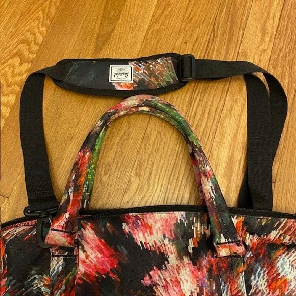Herschel Supply Company Strand Tote Sprout Colorful Diaper Bag Shoulder strap
